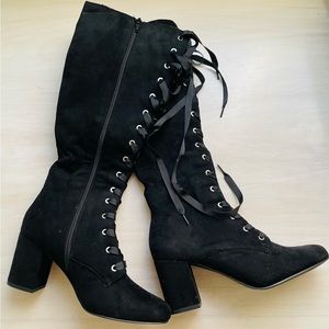 NWOT Lace up Black boot